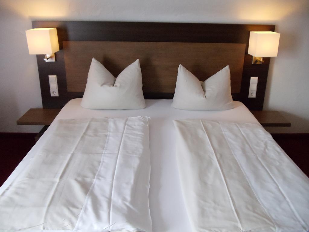 Weinhotel Kienle 부르바일러 객실 사진